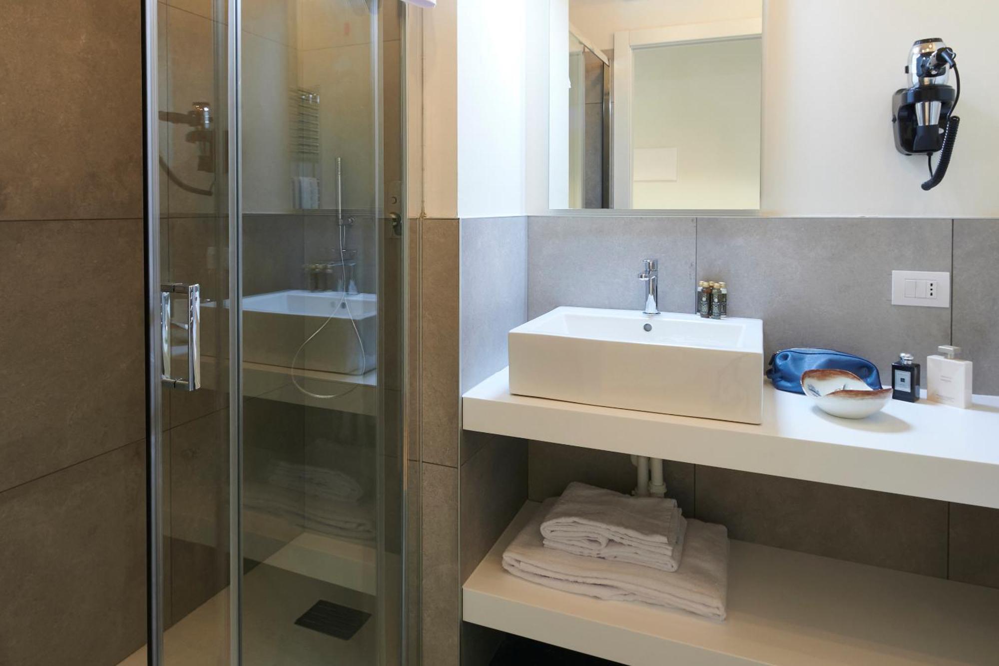 White Ribbon Hotell Milano Exteriör bild